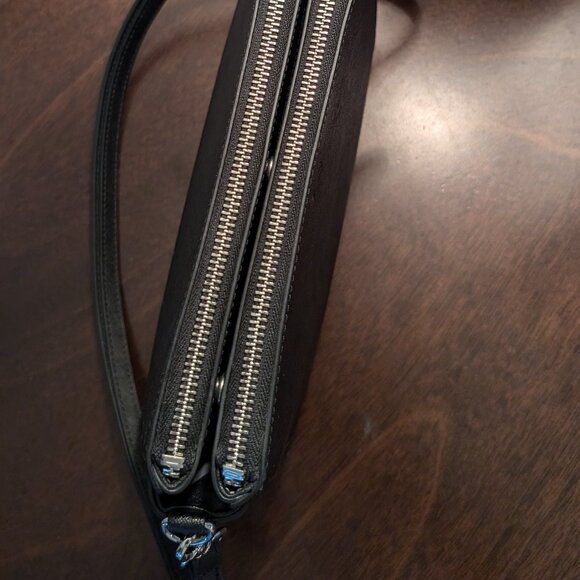 Lo & Sons Crossbody Bag - The Pearl - Picture 9 of 12